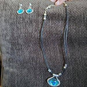 Necklace and Earring set